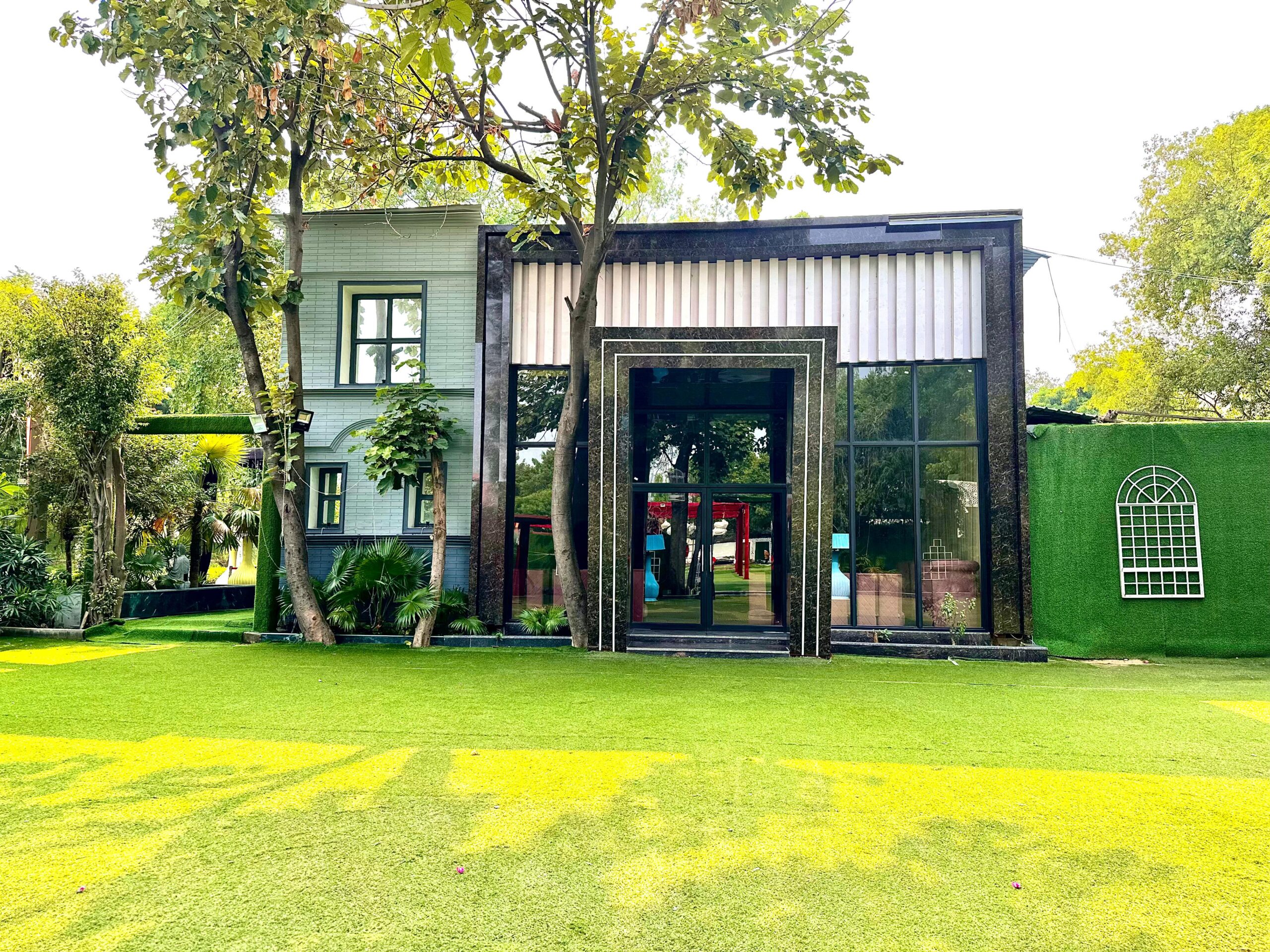 Best Glasshouse and Farmhouse in Delhi Gurgaon